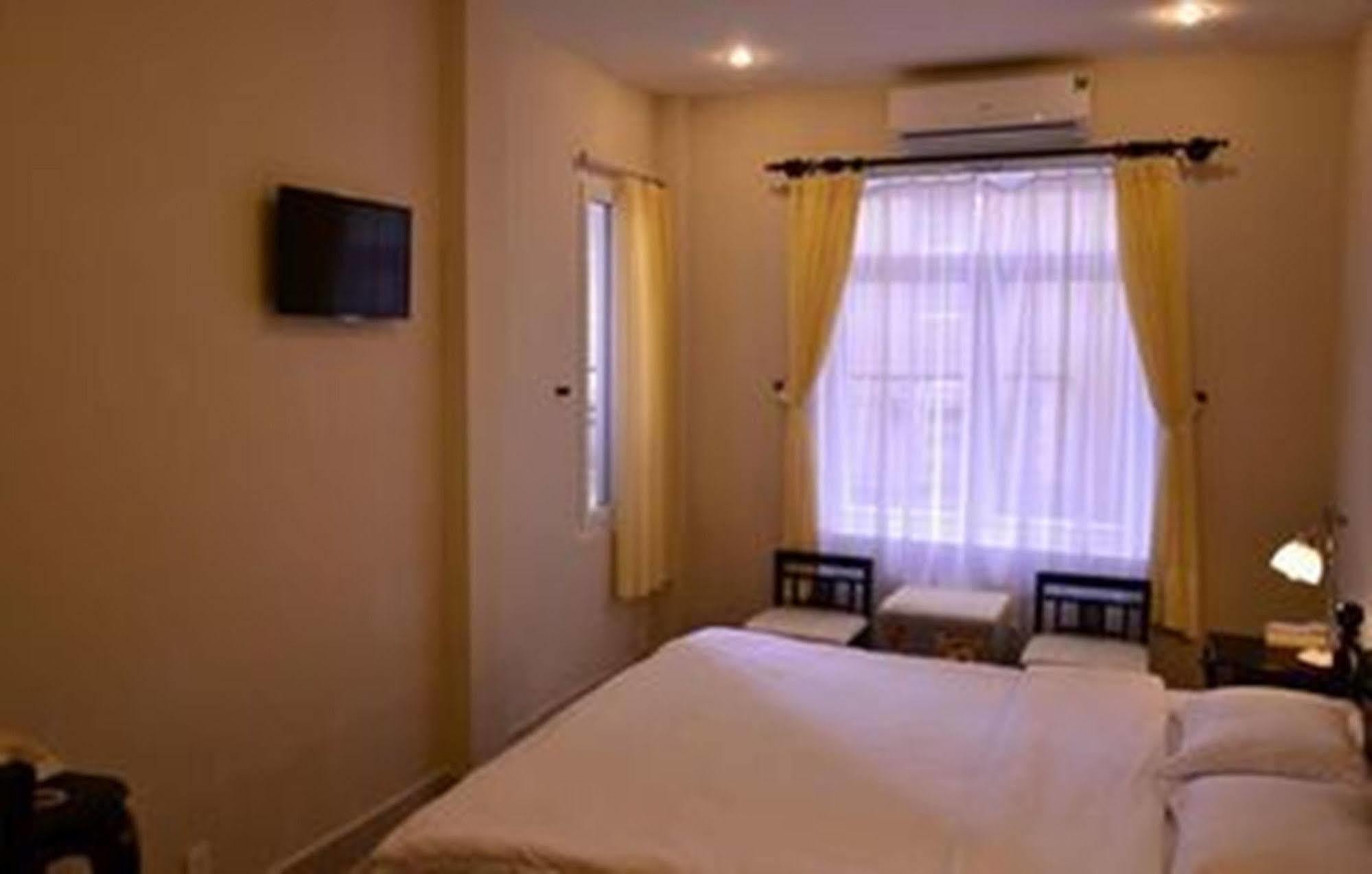 Hue Nino Hotel Екстер'єр фото